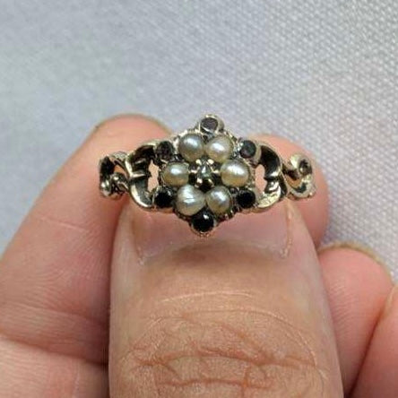 15k Diamond, Garnet and Pearl Flower Mourning Ring