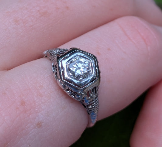 18k White Gold Edwardian Filigree Ring