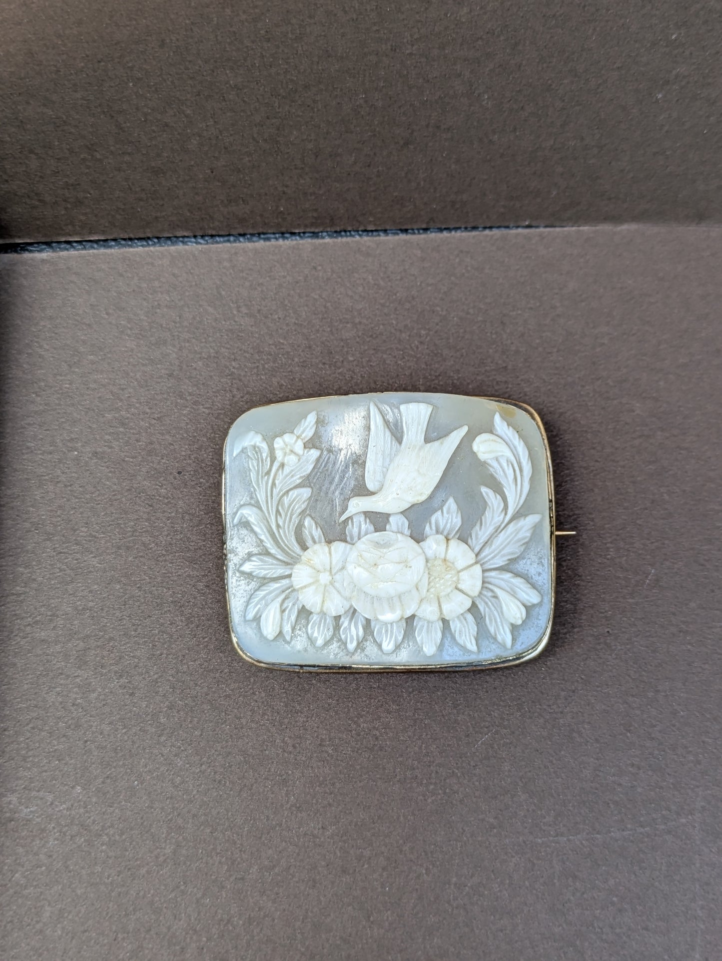 9kt Shell Cameo With Dove And Flowers