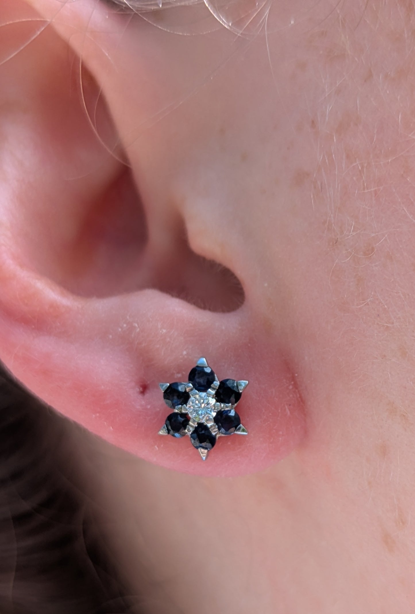 White Gold 18kt Diamond Cluster Earrings