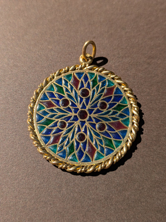 PLIQUE A JOUR ROSE WINDOW IN 18K GOLD