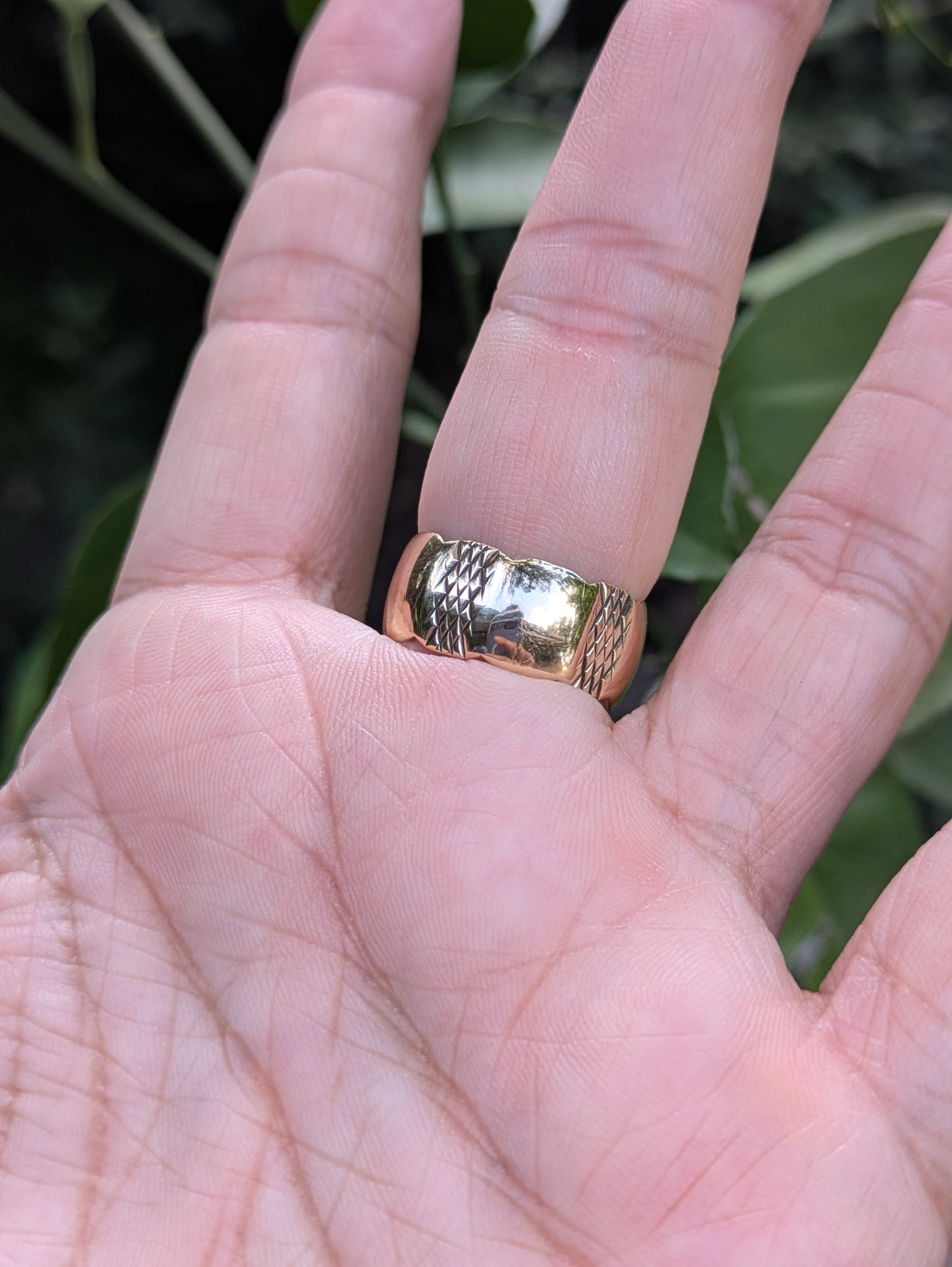 9k Wide Yellow Gold Band with Scalloped Edges and Engraving