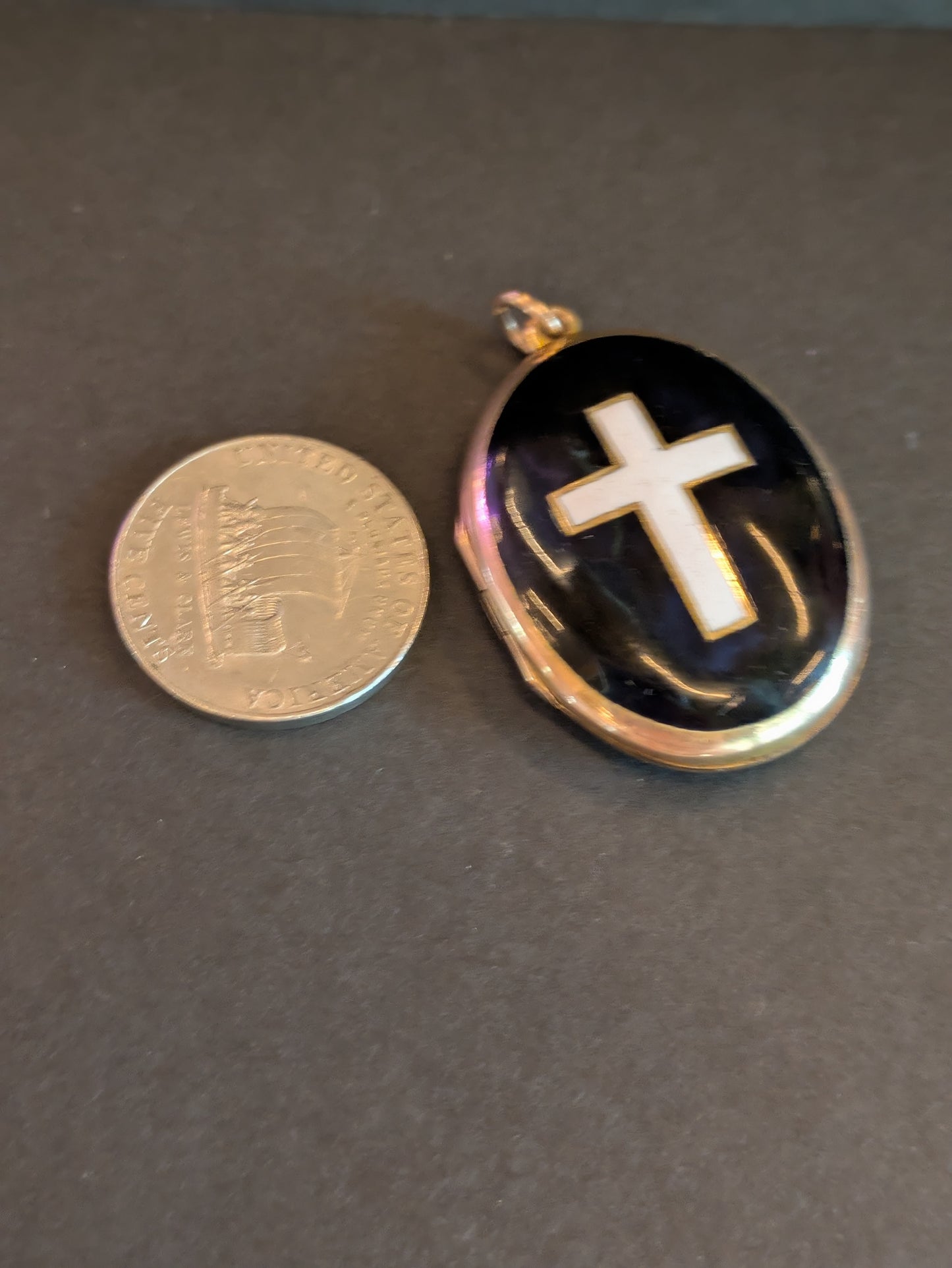 9k English Mourning Locket with Black Enamel