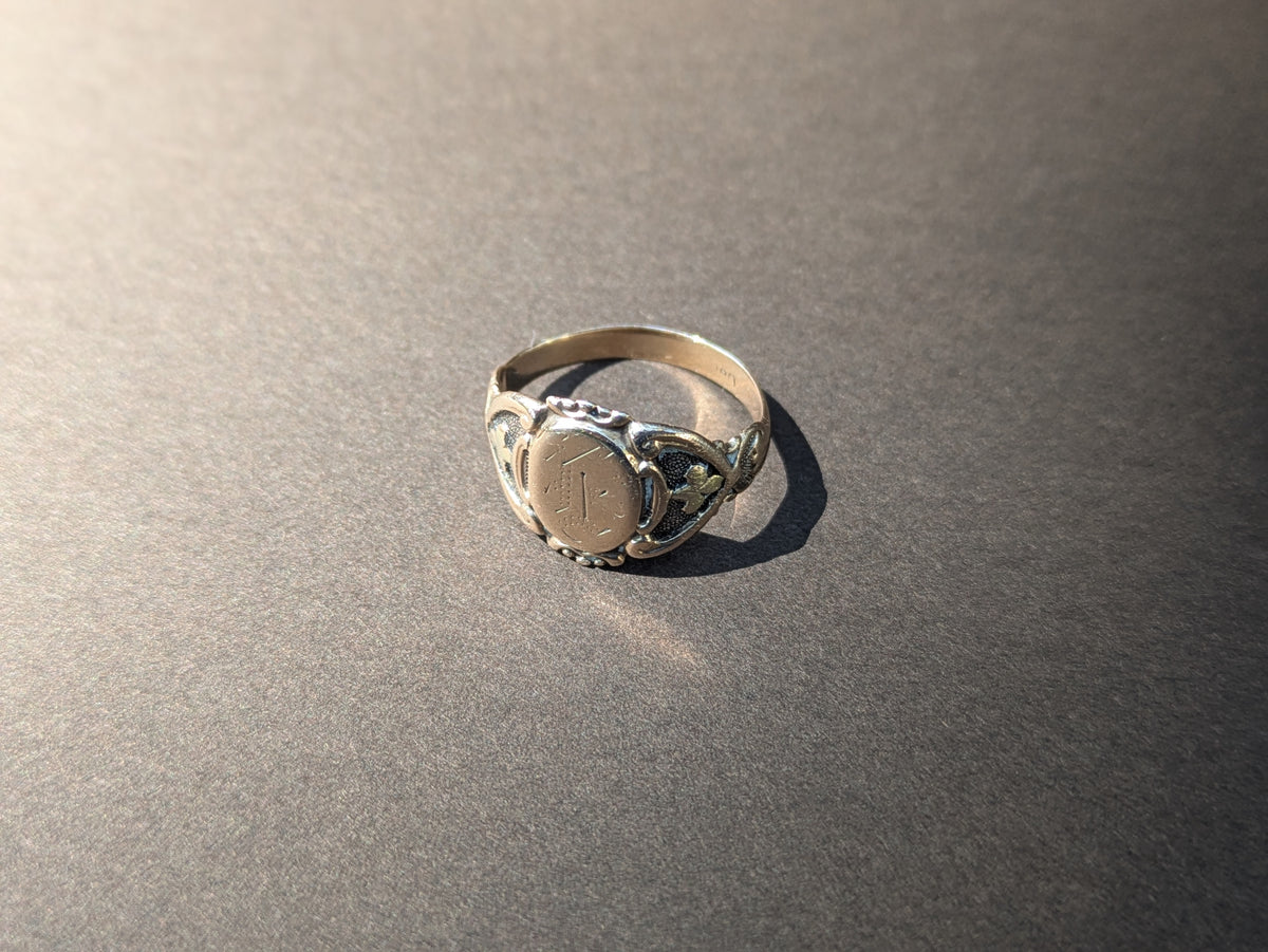 10kt American Signet Ring