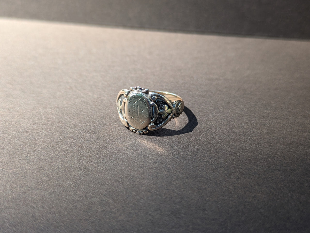 10kt American Signet Ring