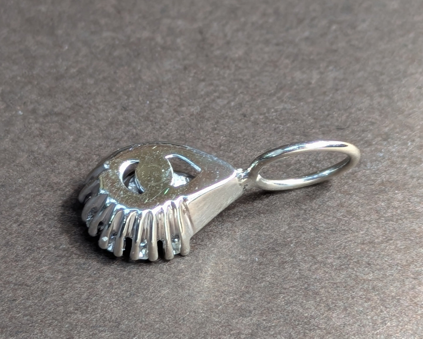 4 Round Pear-Shaped White Gold 14kt Pendant Conversion