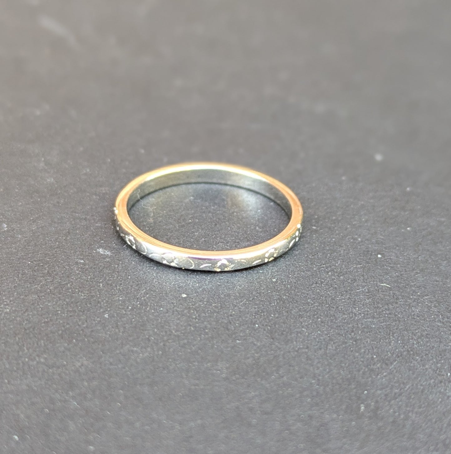 18k Thin White Gold Floral Engraved Band