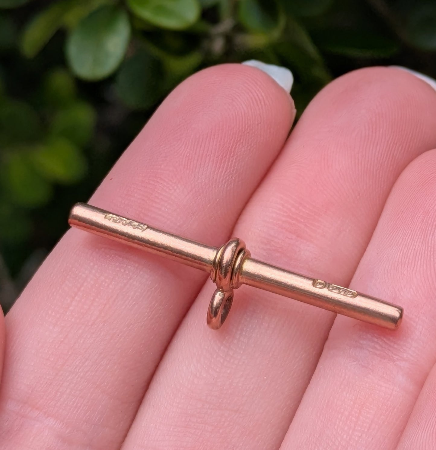 9k Rose Gold T Bar Charm