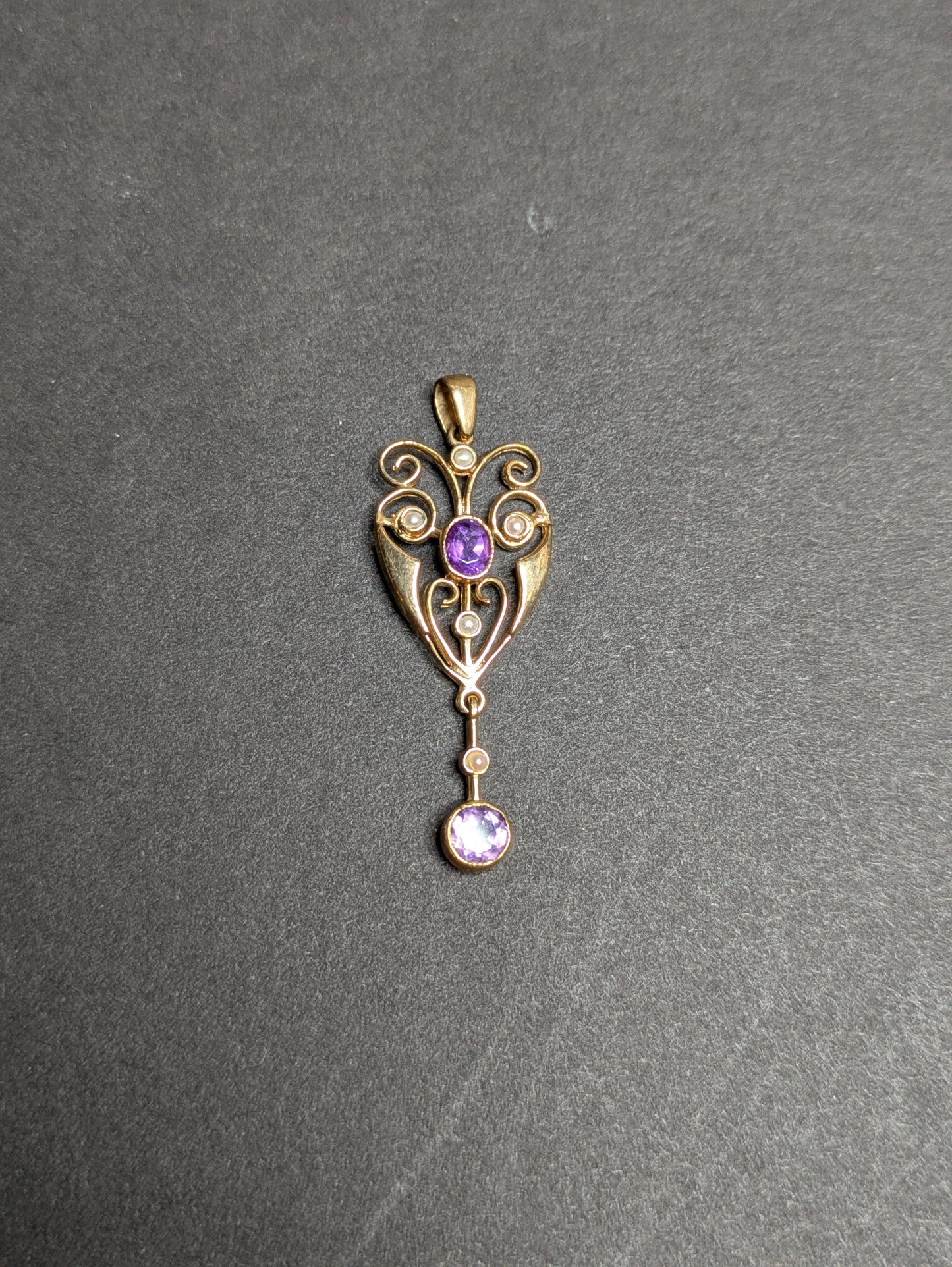 9k Amethyst and Pearl Pendant