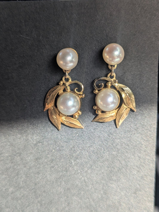 10kt Pearl Drop Earrings