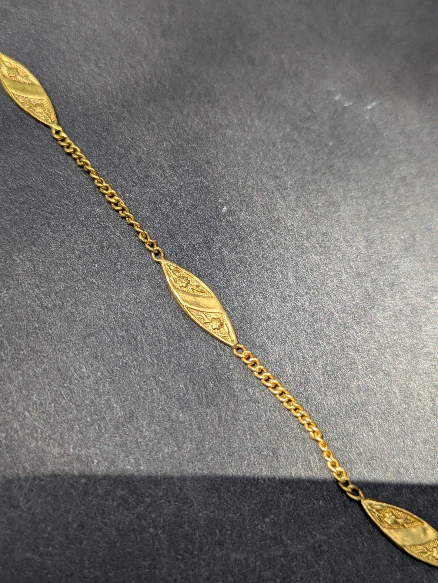 23k Floral Detail Chain