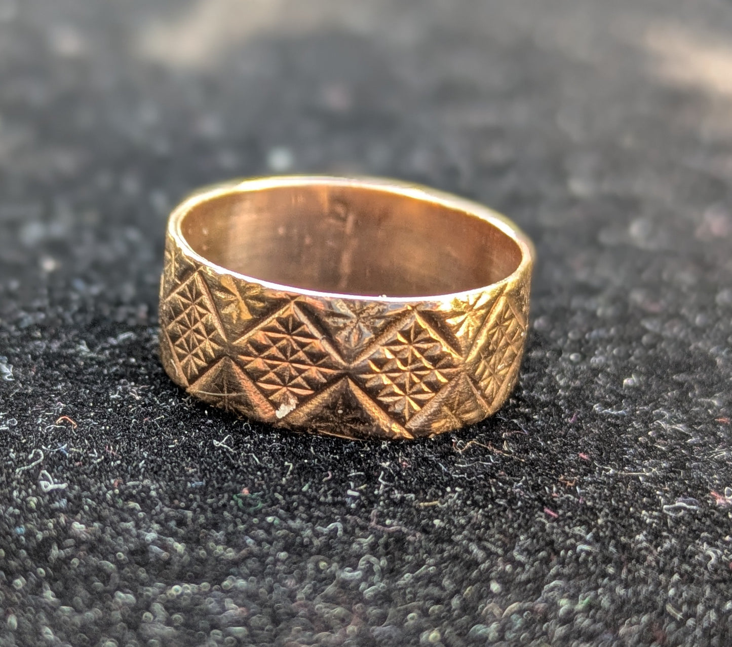 10k Cigar Band with Checkerboard Pattern