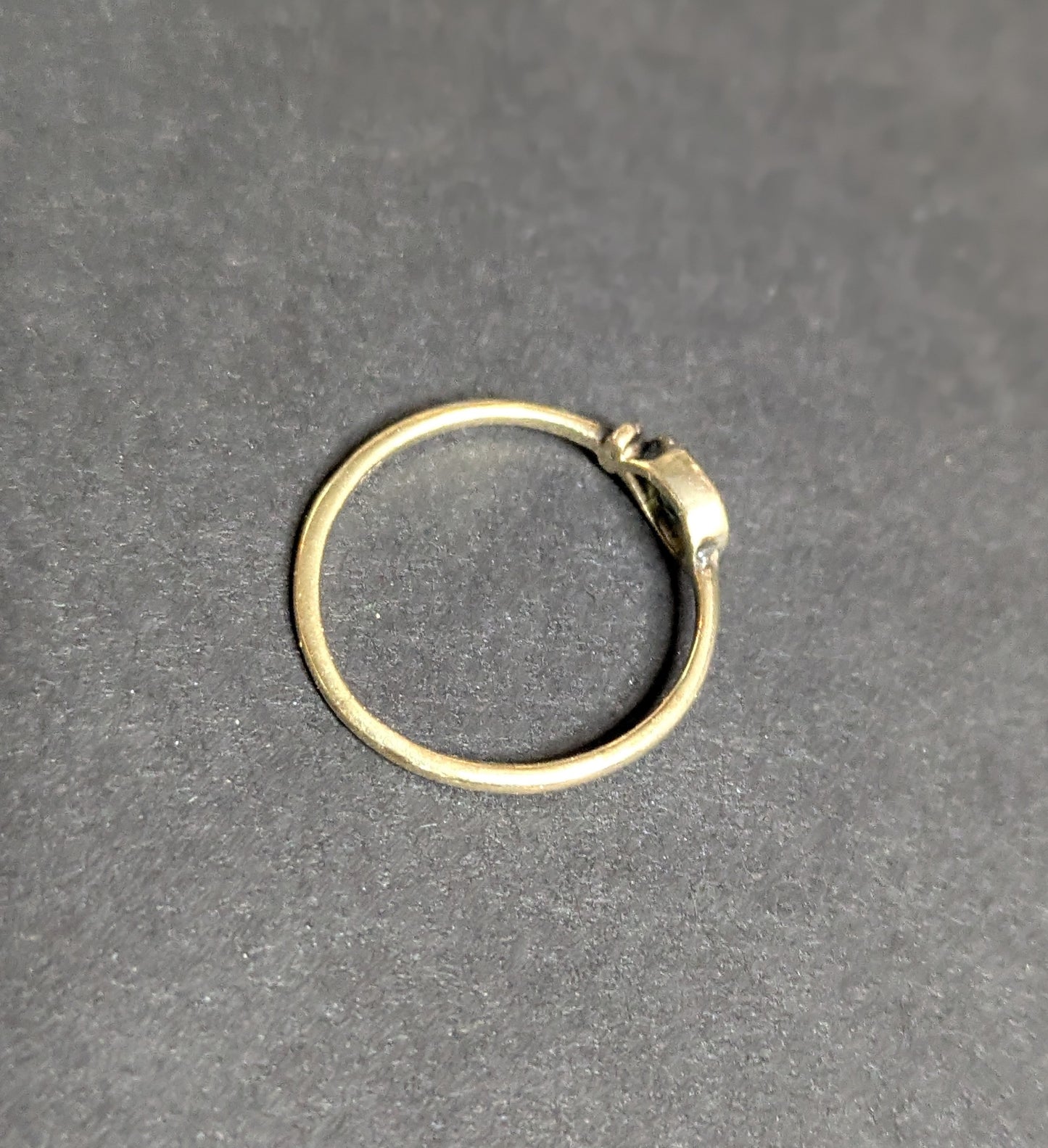 9kt Sapphire Ring