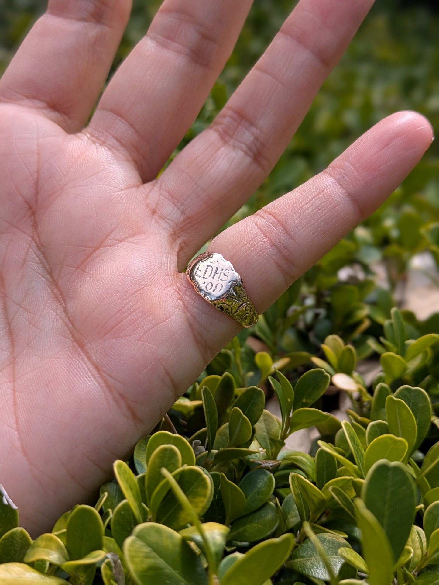 1909 14kt Signet Ring With Shield Front And Engraving