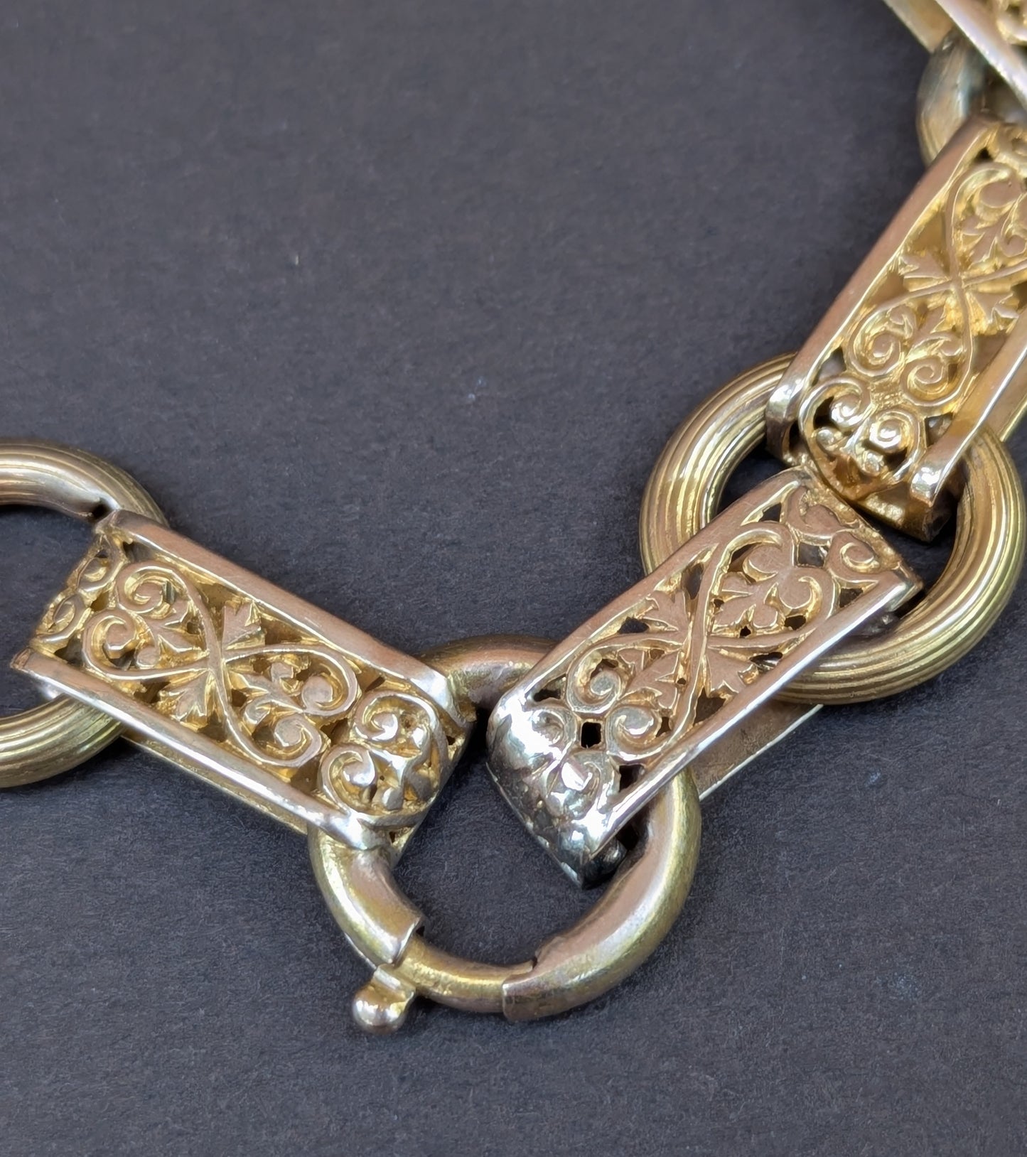 18kt Open Work Book Chain with 3 Bolt Rings