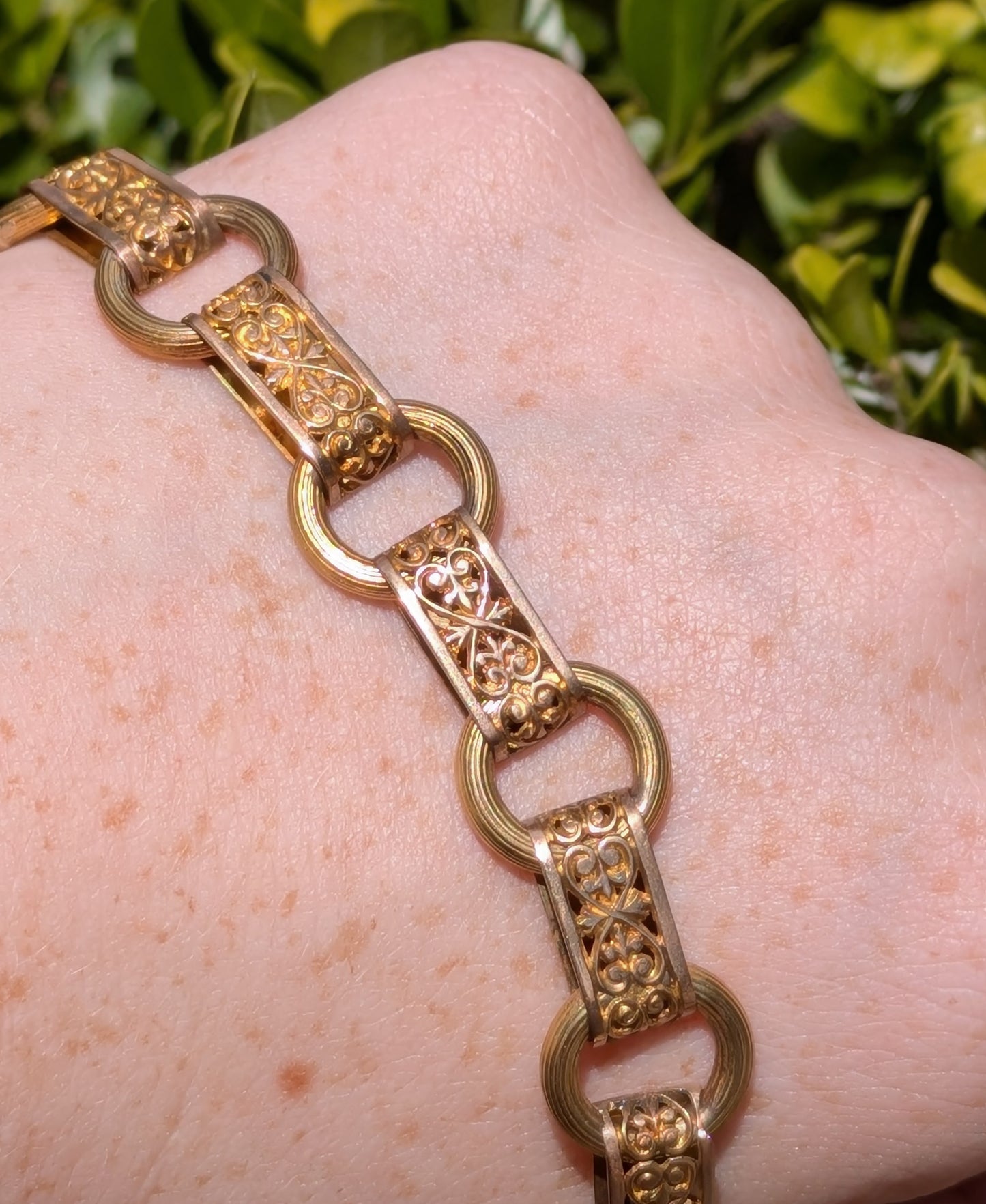 18kt Open Work Book Chain with 3 Bolt Rings