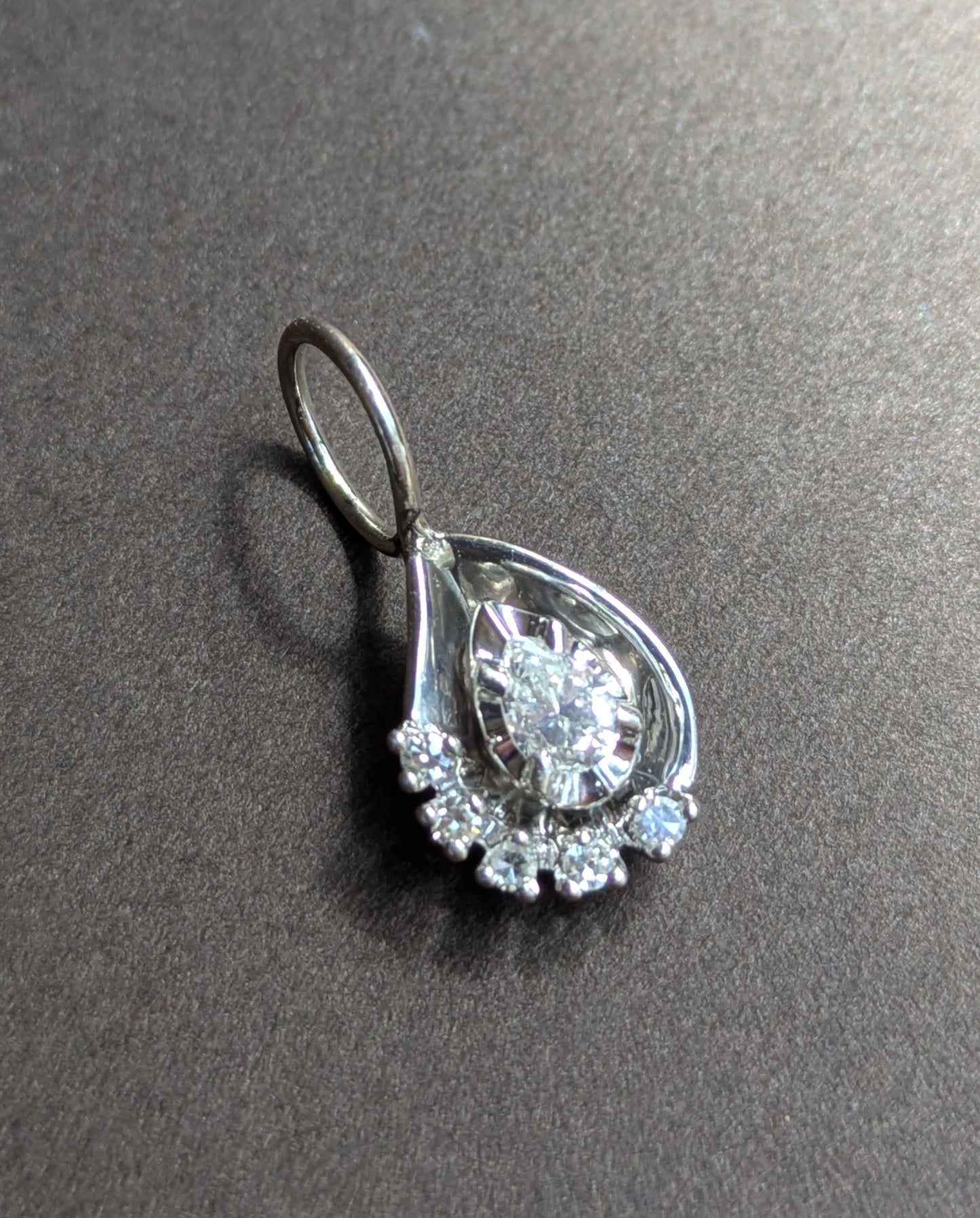4 Round Pear-Shaped White Gold 14kt Pendant Conversion