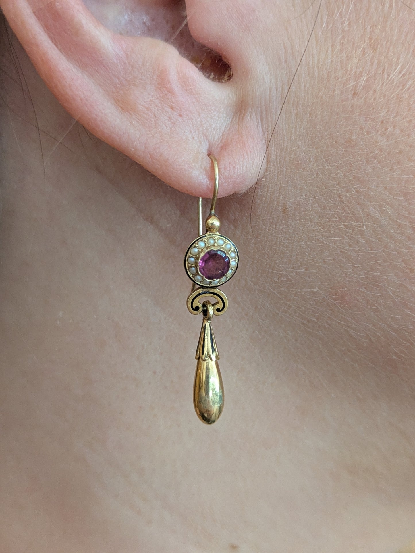 14kt Art Deco Amethyst Seed Pearl Enamel Drop Earring