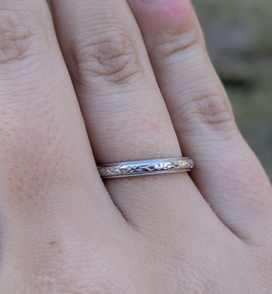 18k Coin Edge Engraved White Gold Band
