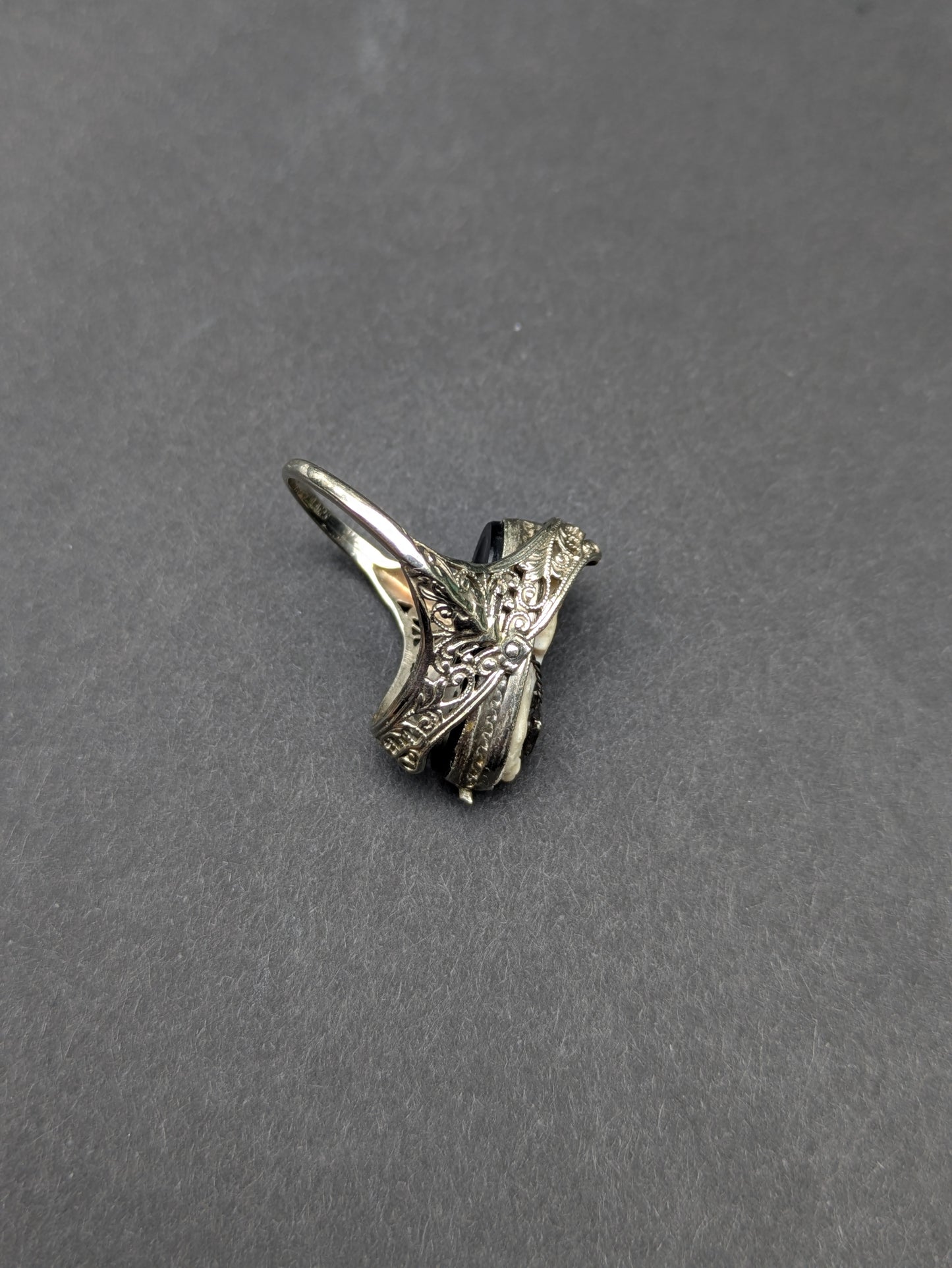 14kt Filgree Flip Ring Cameo and Black Onyx