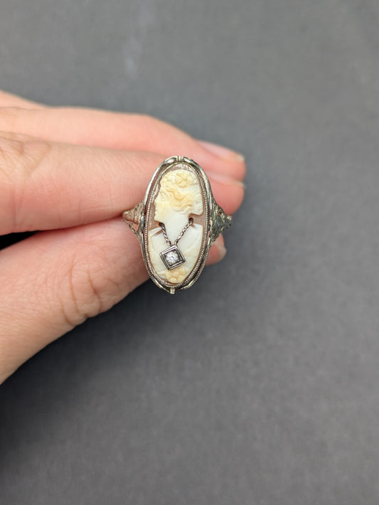 14kt Filgree Flip Ring Cameo and Black Onyx