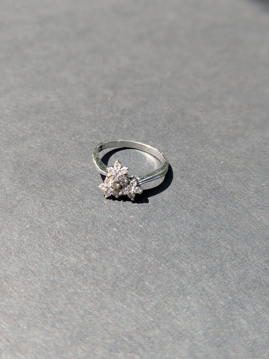 Estate 14kt White Gold Diamond Star Ring