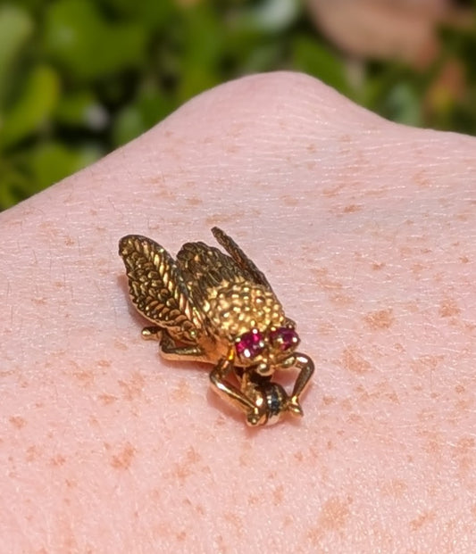 18kt Ruby Eyed Fly Brooch Hallmark