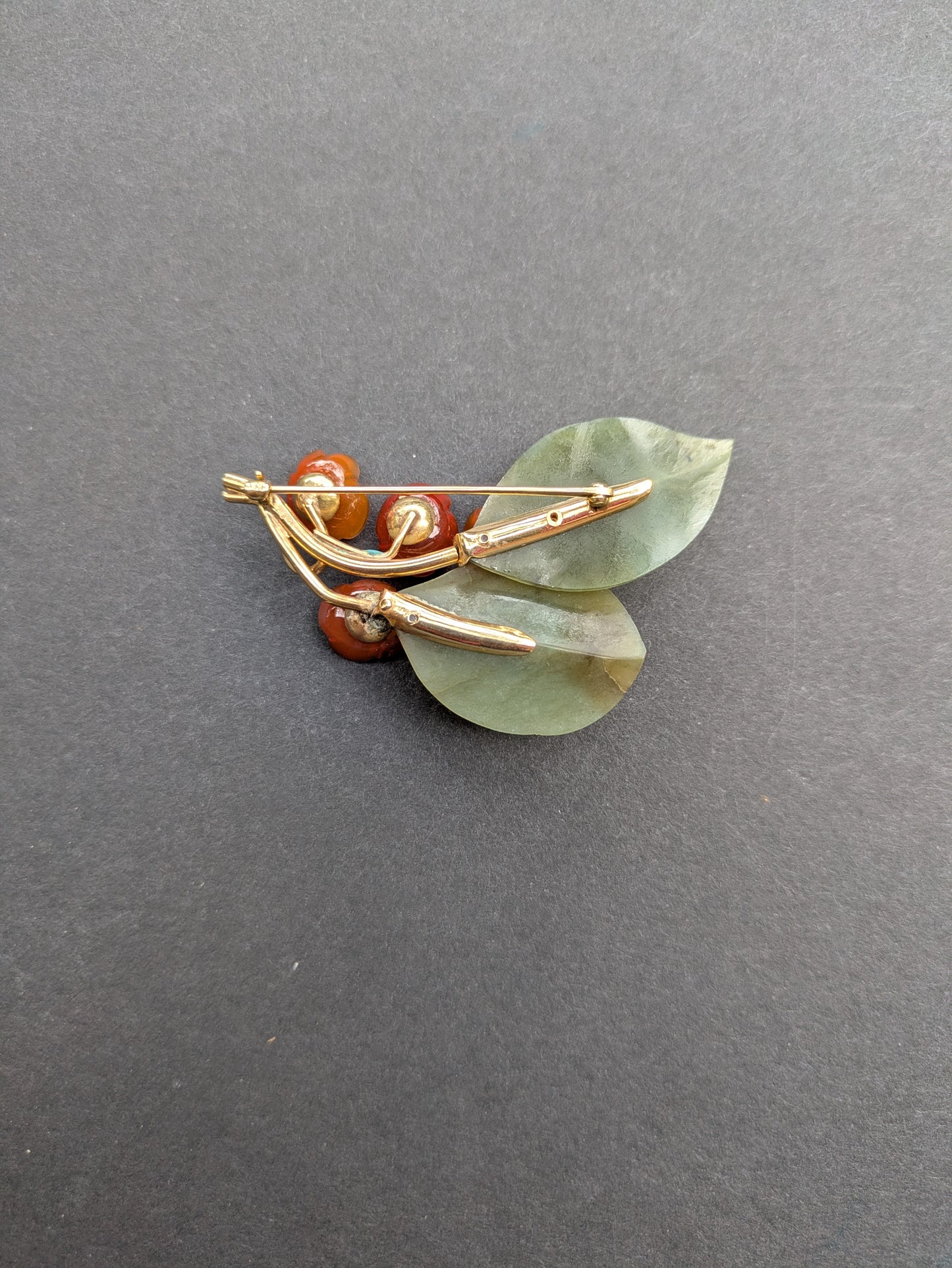 14k Carved Hardstone Floral Brooch