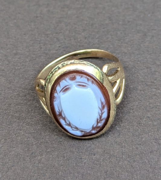 14kt Sheild Cameo Ring