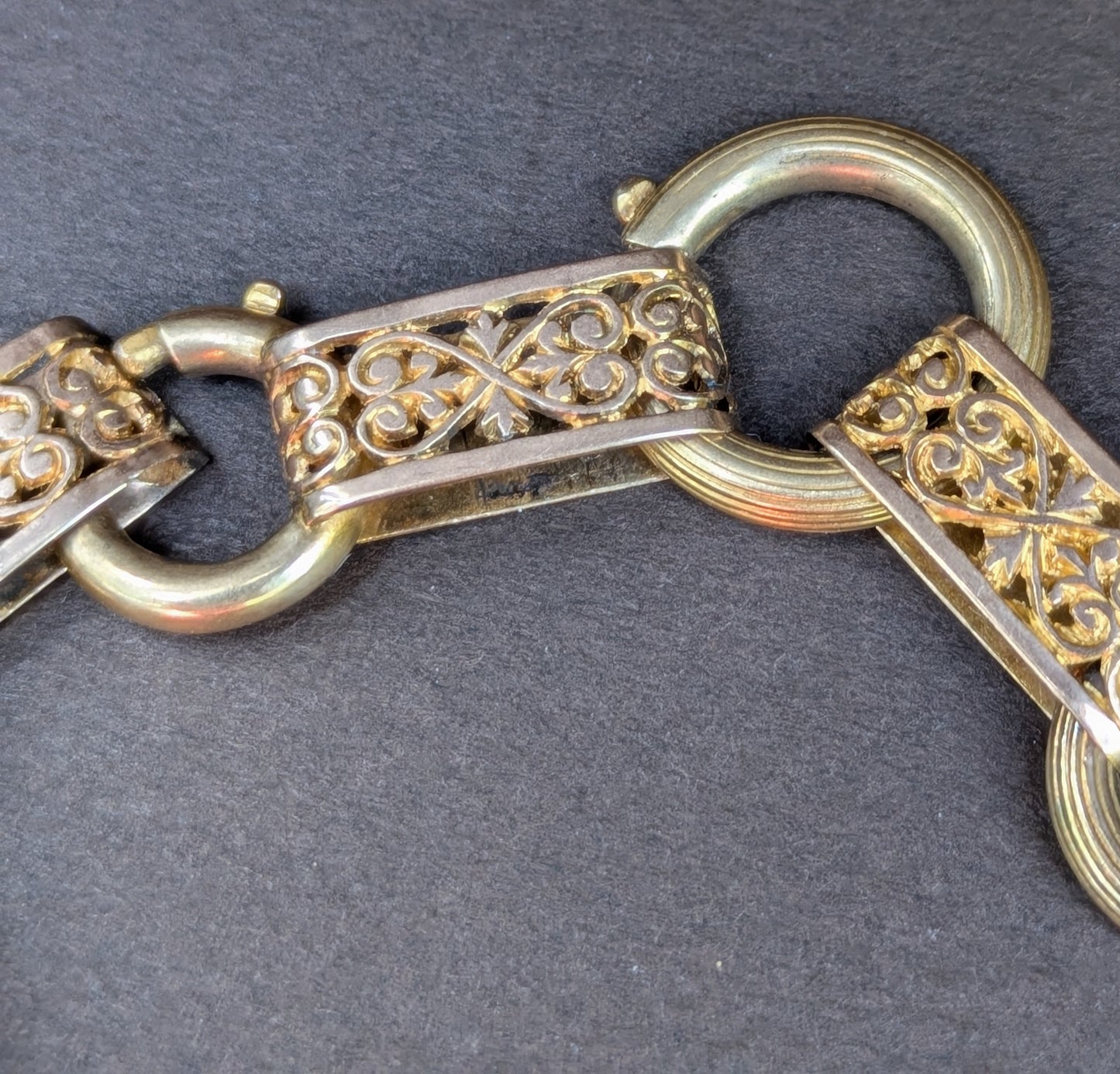 18kt Open Work Book Chain with 3 Bolt Rings