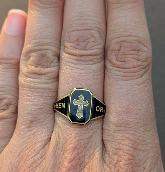 18kt Mouring Ring Black Enamel with Rose Cut Diamonds