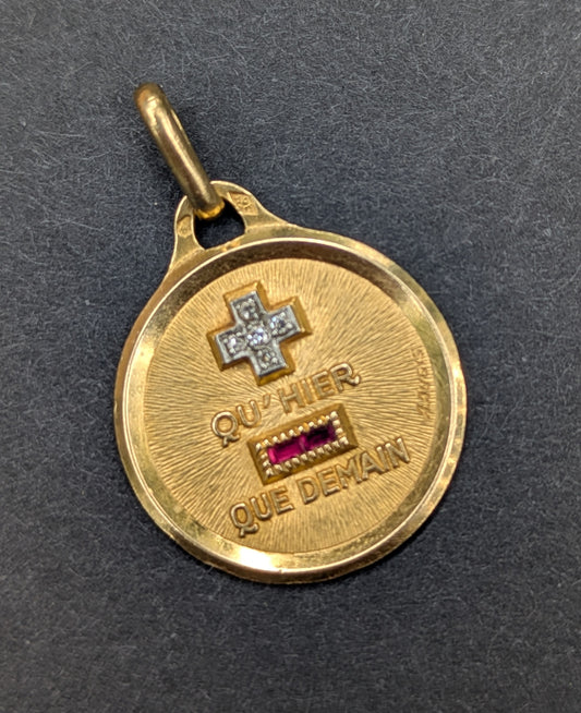Augis Medal "Qu'hier" Pendant 18kt French set with Diamonds and Rubies