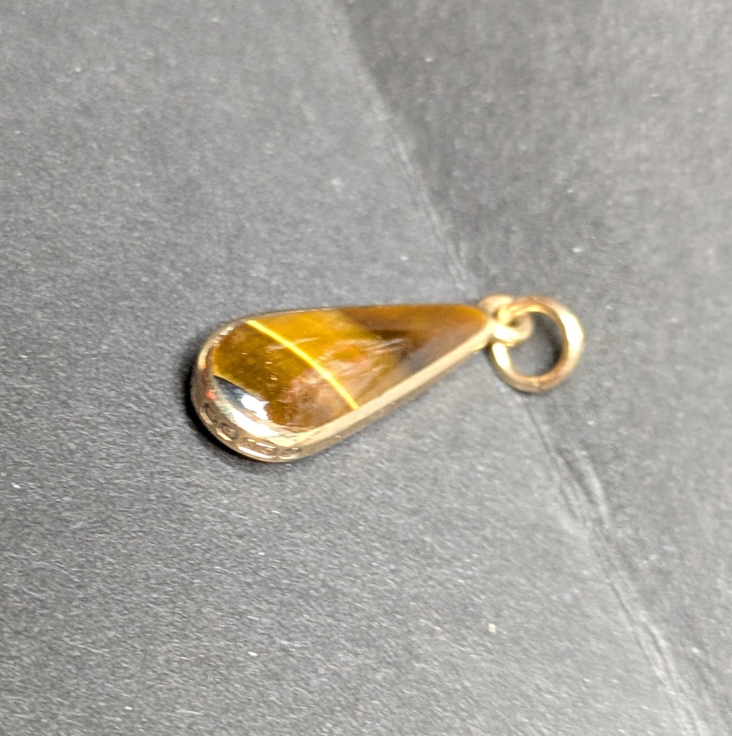 Tiger Eye 9k Pendant