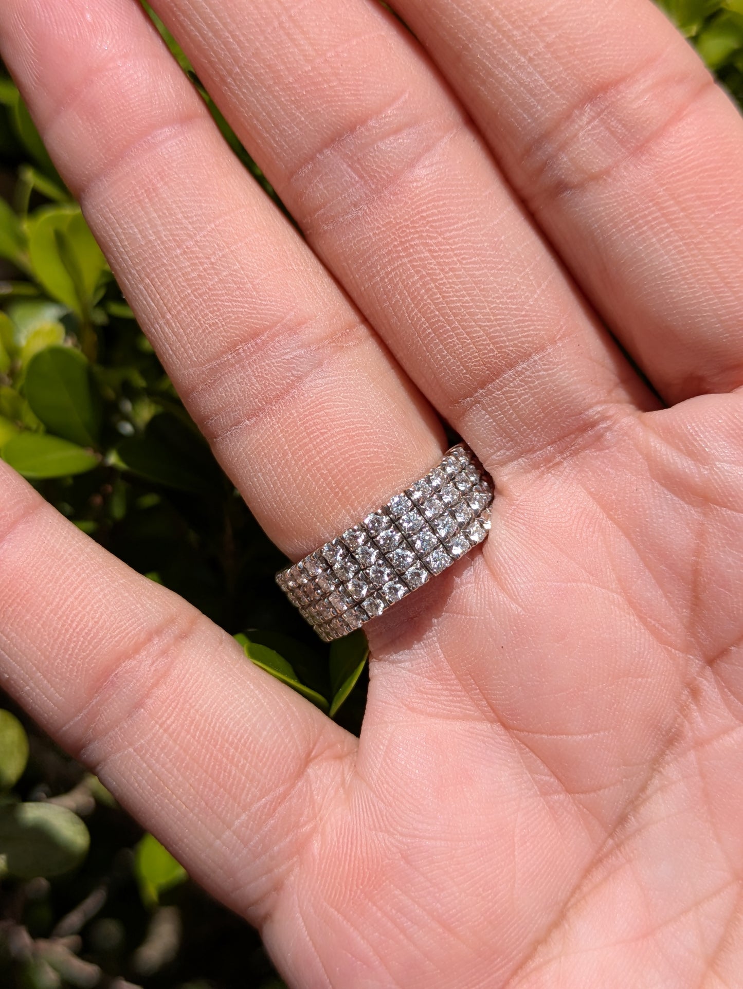 Sydney Garber 4 Row Flexible Diamond Ring White Gold 18kt