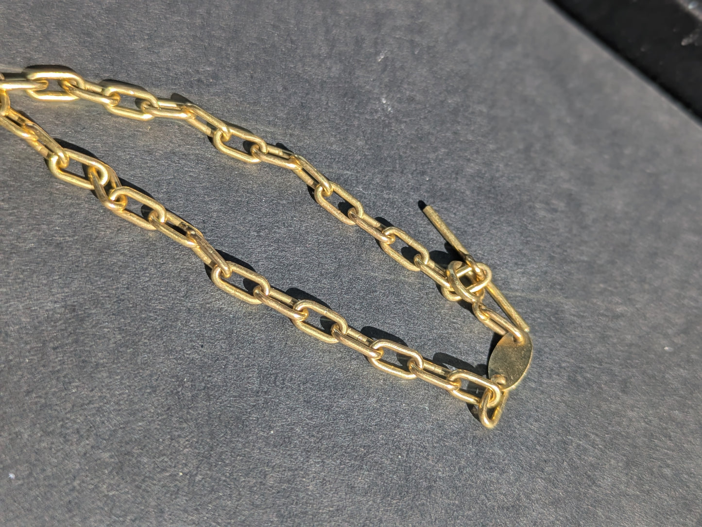 18kt Designer Estate Toggle Bracelet