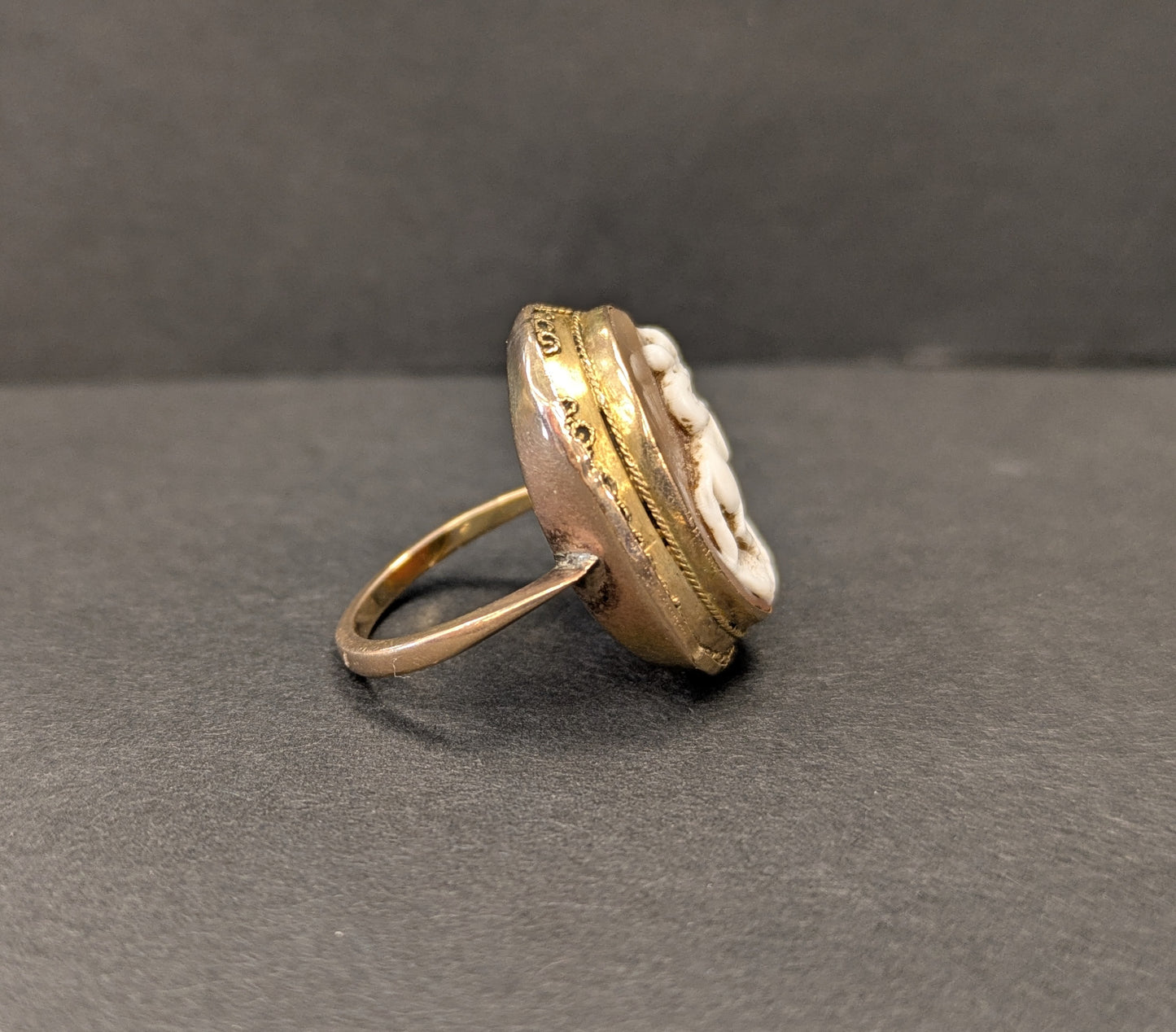 14kt Horse Cameo Ring