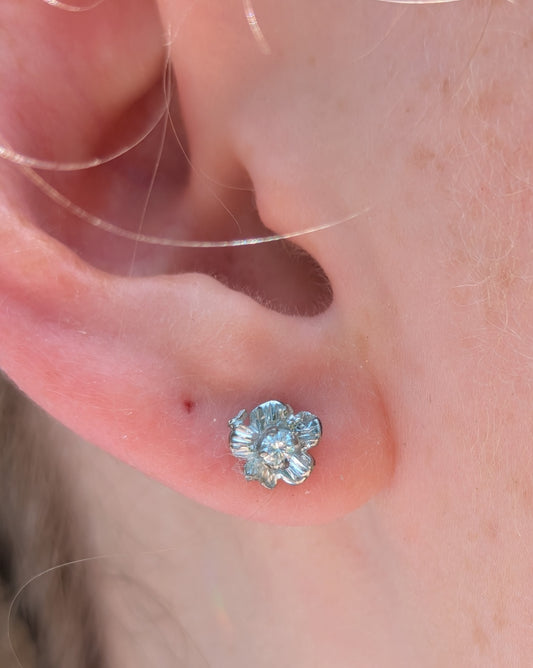 14kt White Gold & Diamond Flower Studs