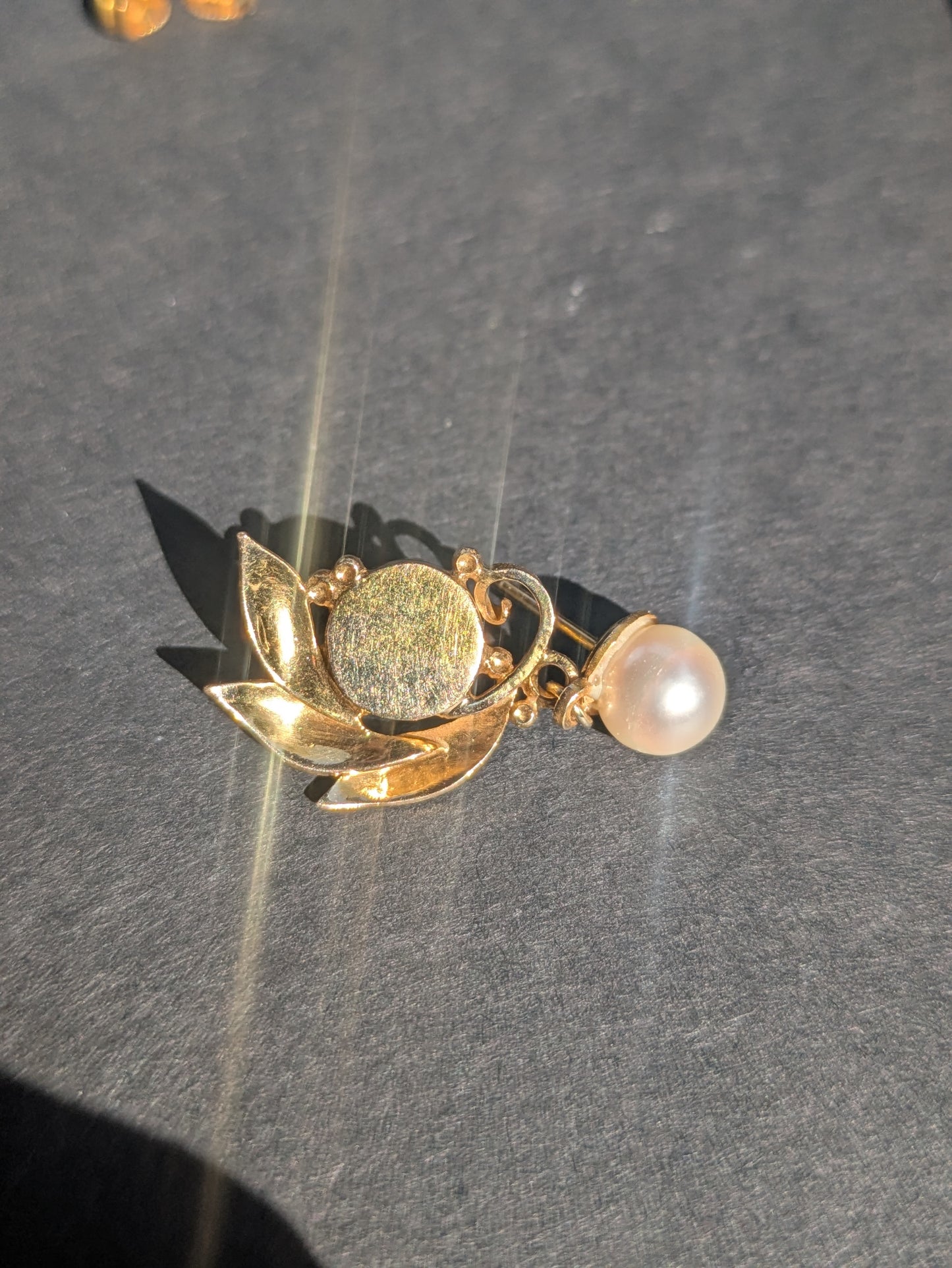 10kt Pearl Drop Earrings