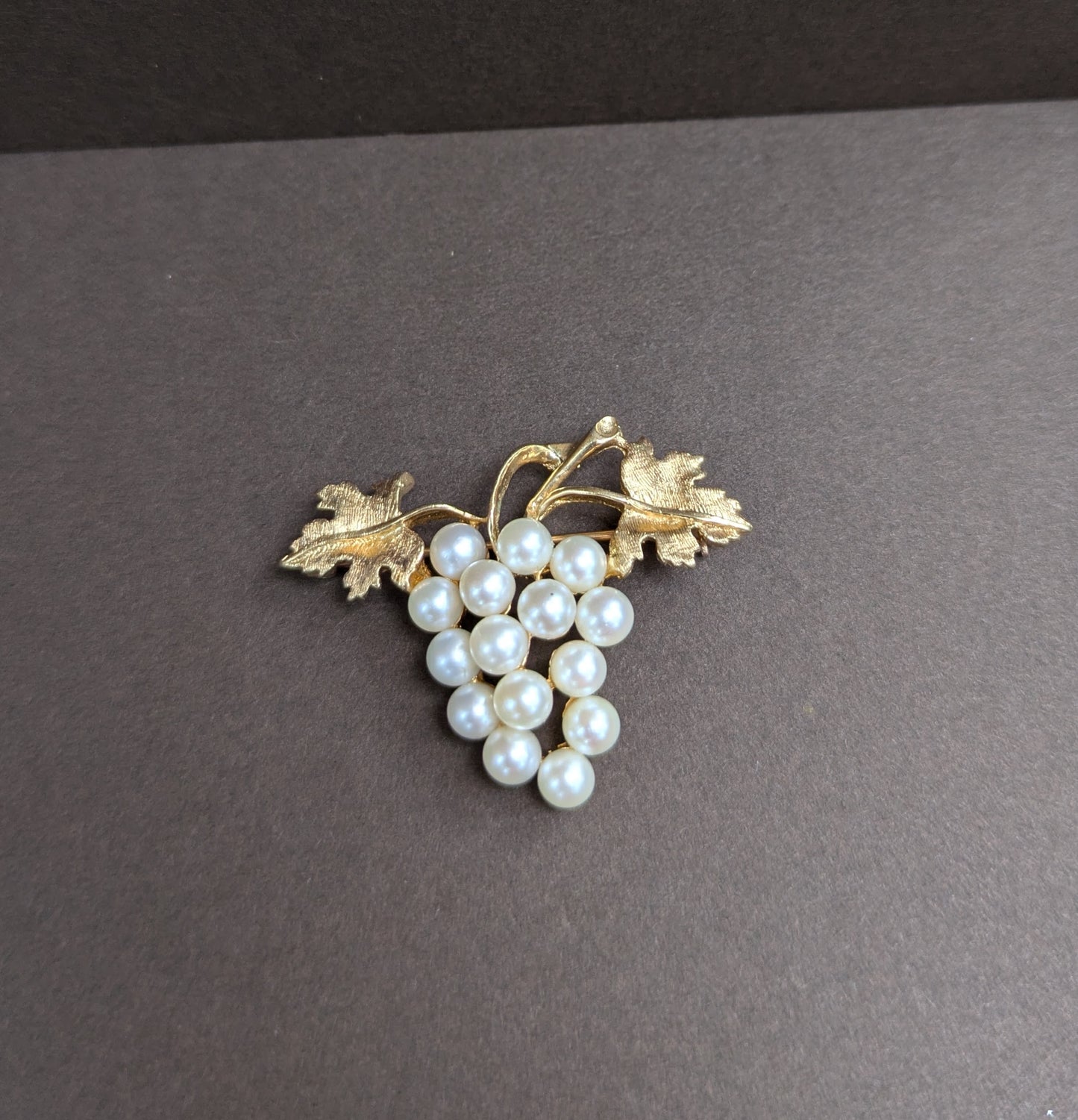 14kt Grape Brooch with White Pearls 1950's