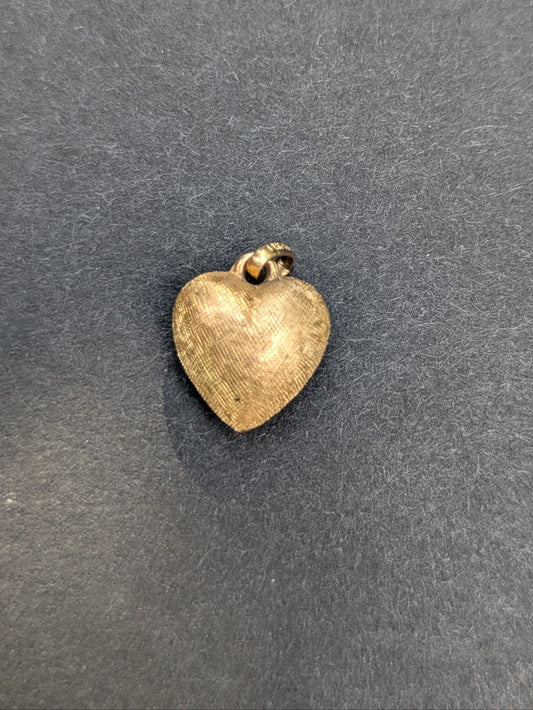 Small 14kt Florentine Finished Puffy Heart