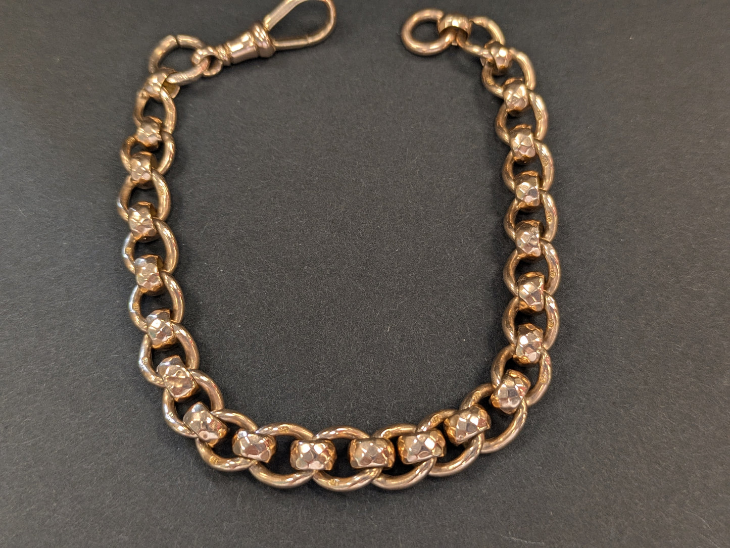 9k English Beveled Link Bracelet with Dog Clip