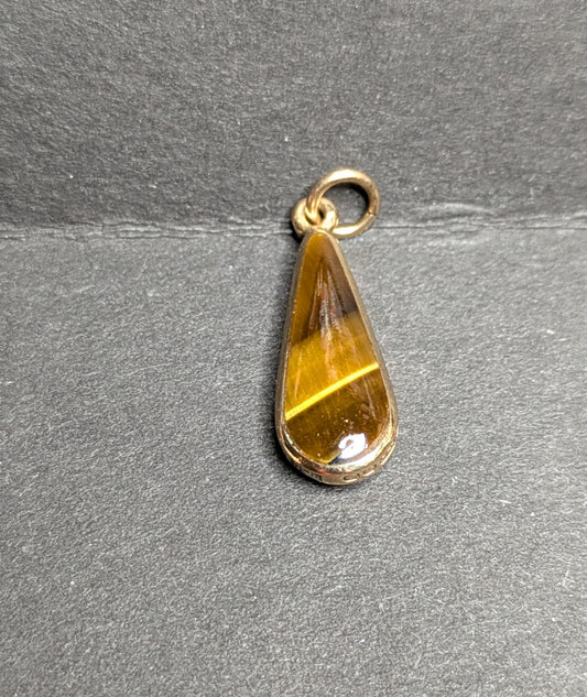 Tiger Eye 9k Pendant