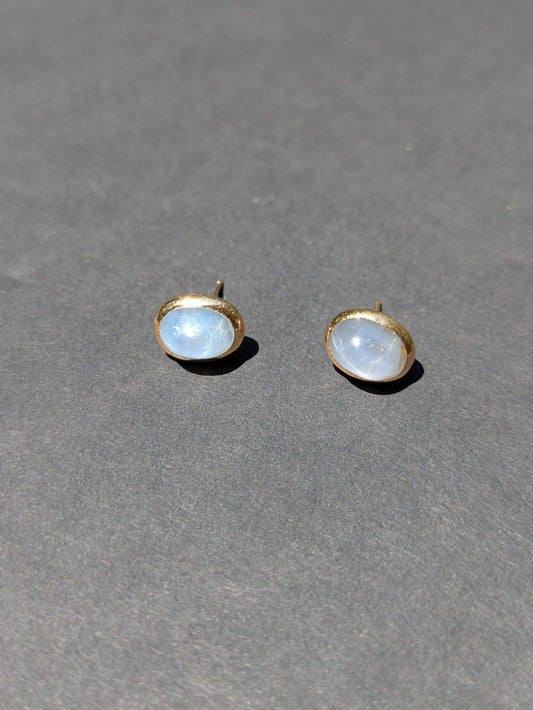 14kt white Gold Sugarloaf Sapphire Stud Earrings