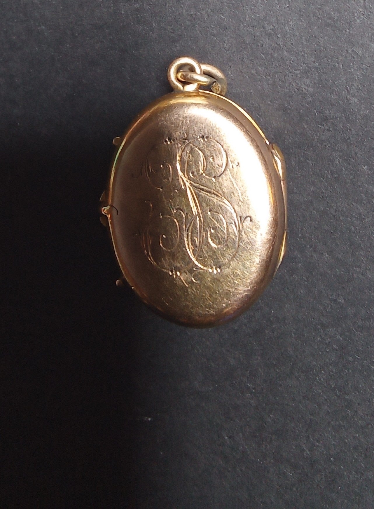 9k Victorian Engraved Turquoise Locket