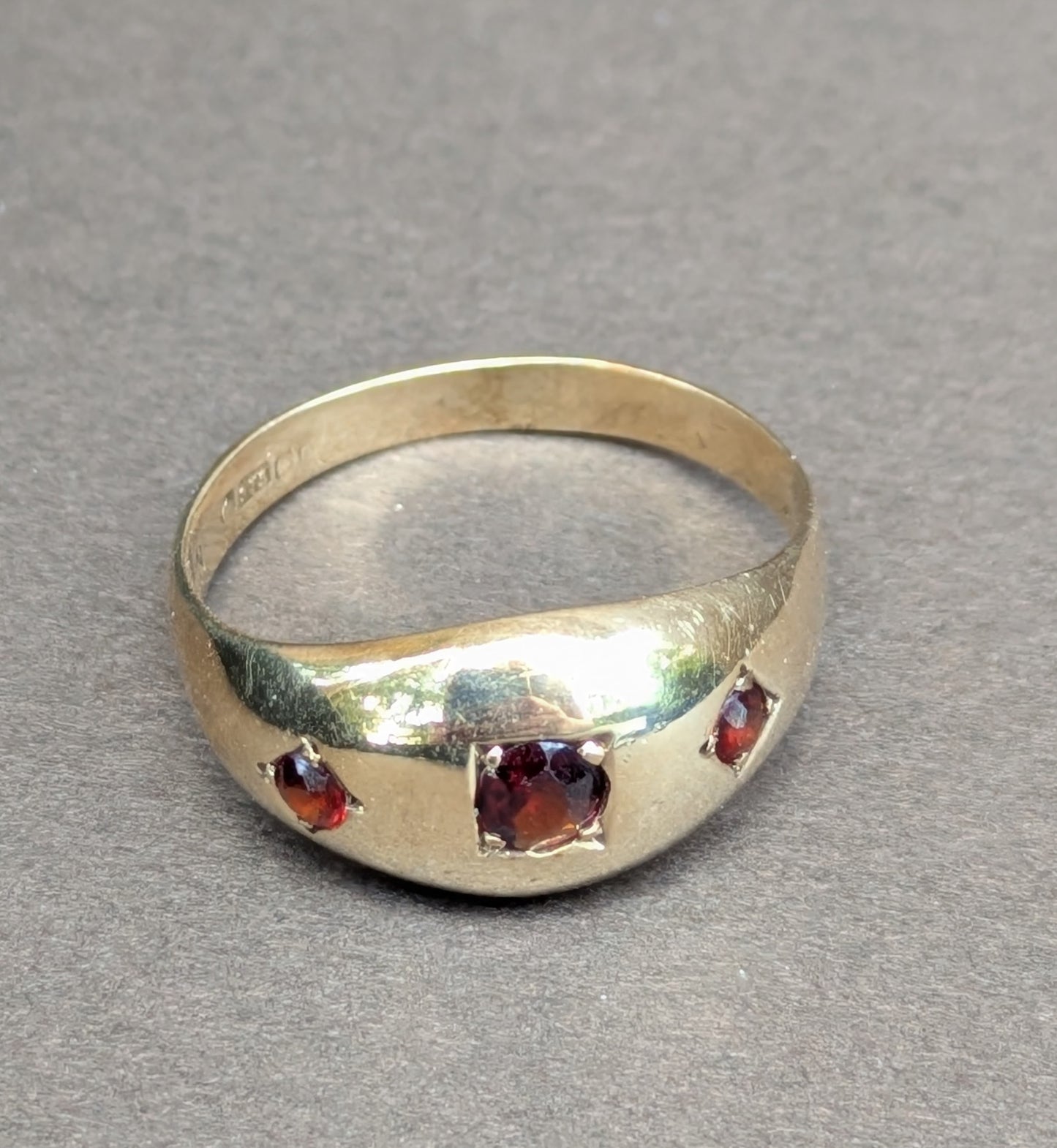 9kt English Flush Set Garnet Ring