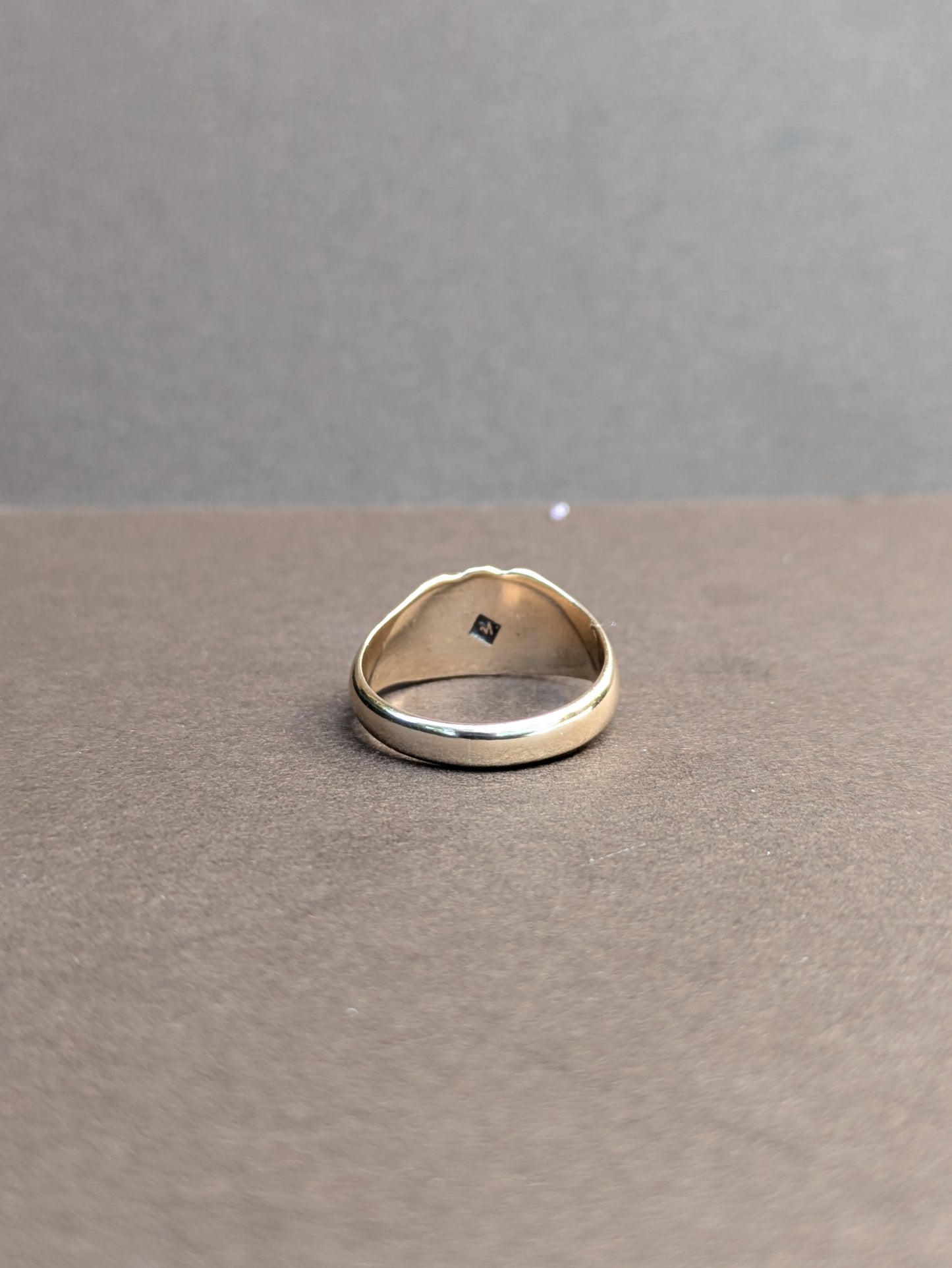 1909 14kt Signet Ring With Shield Front And Engraving