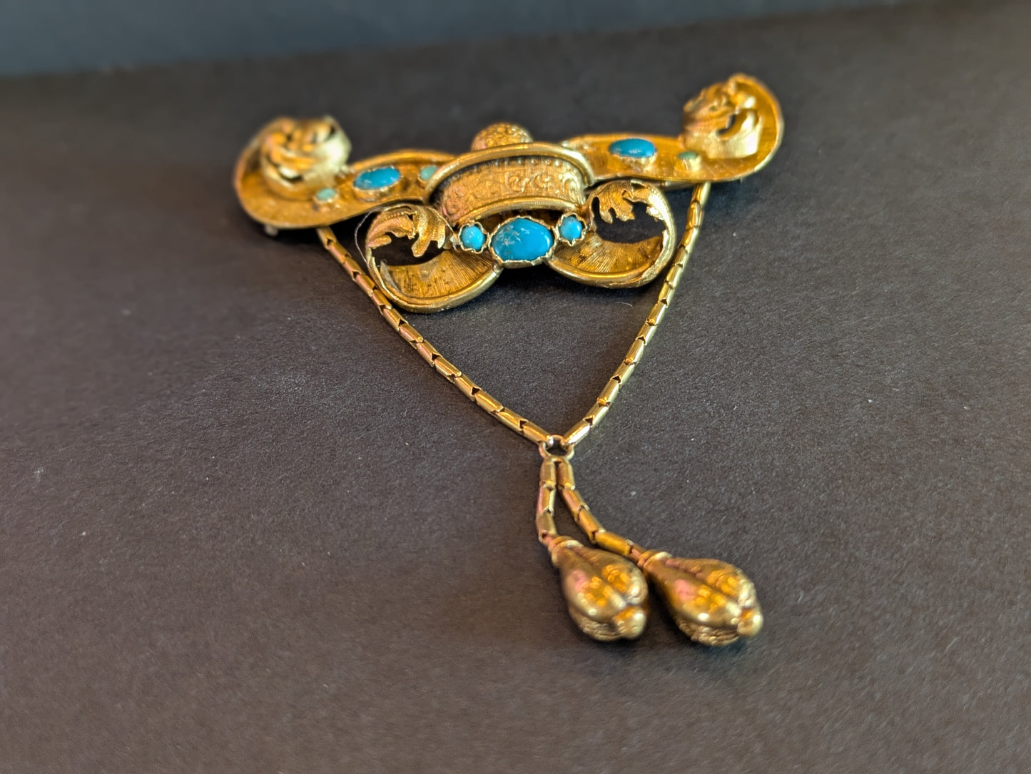 15kt Turquoise Swag Brooch