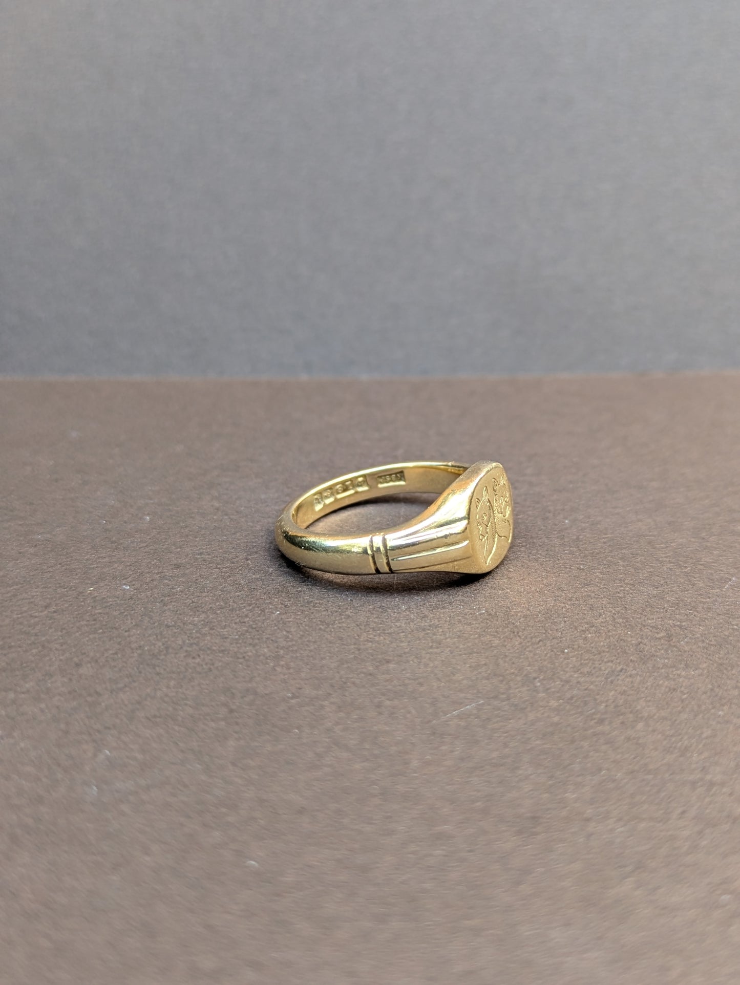 18kt Engraved Boxer Dog Ring