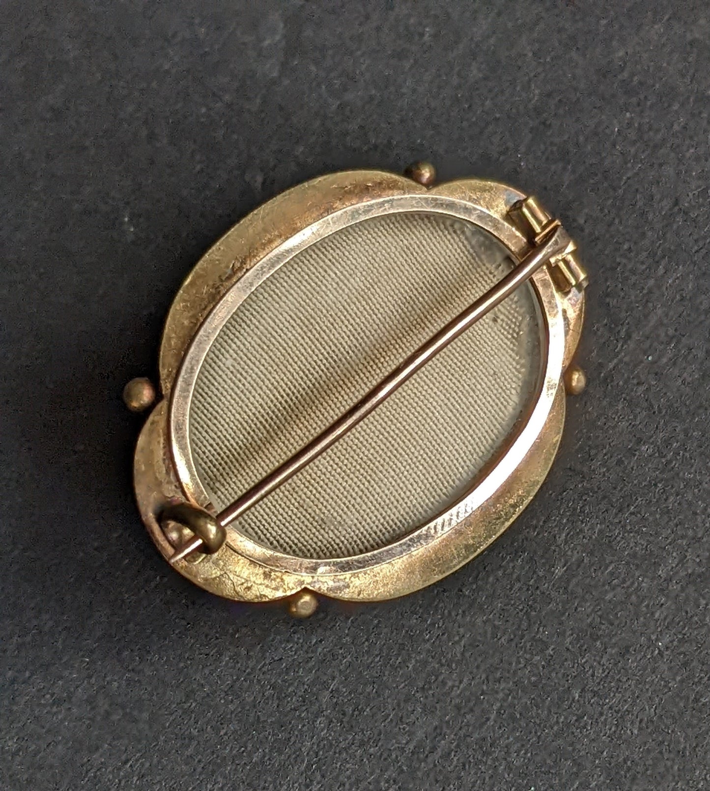 Gold Cannetille brooch 19kt with original pin and fastener