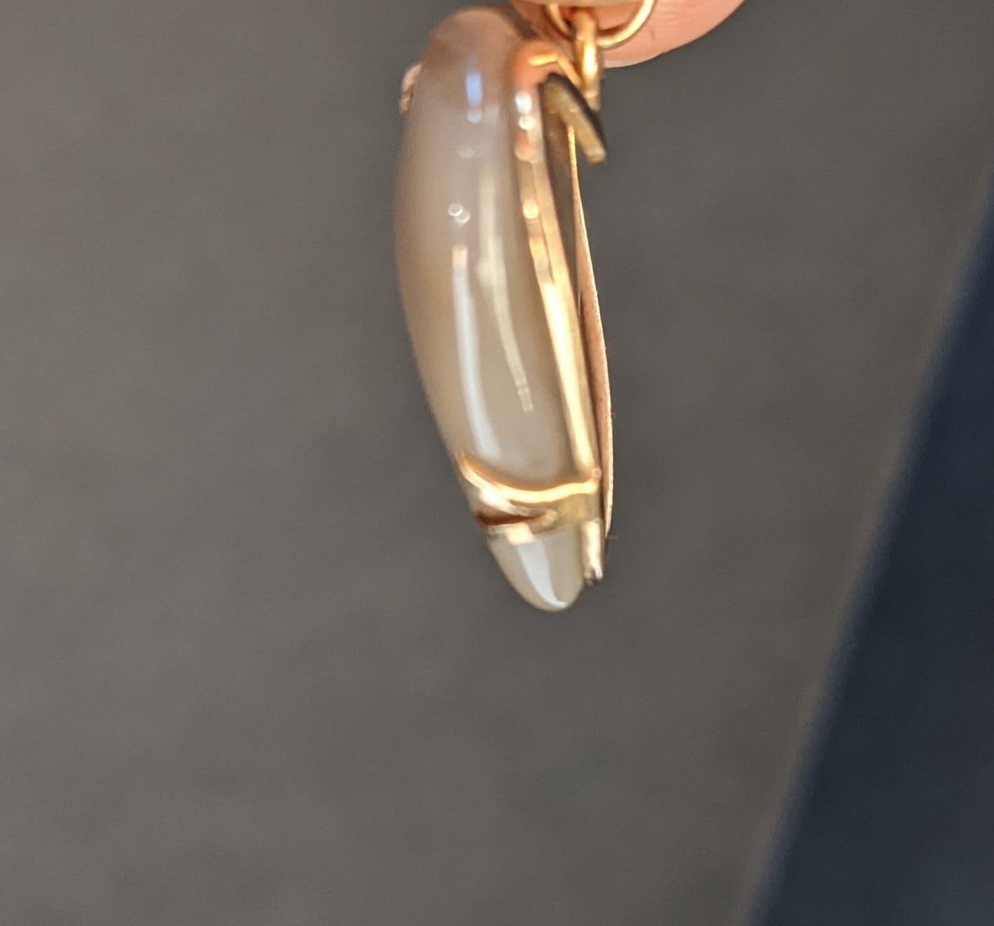 18k German Agate Heart Charm